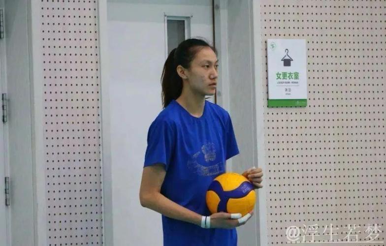 深圳热身,董铭霄站在接应位!外教看中她但为何天津不给她机会? 深圳热身,董铭霄站在接应位!外教看中她但为何天津不给她机会?