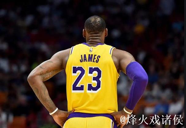 雷迪克公布湖人新赛季首发阵容:詹眉拉里八村 雷迪克公布湖人新赛季首发阵容:詹眉拉里八村